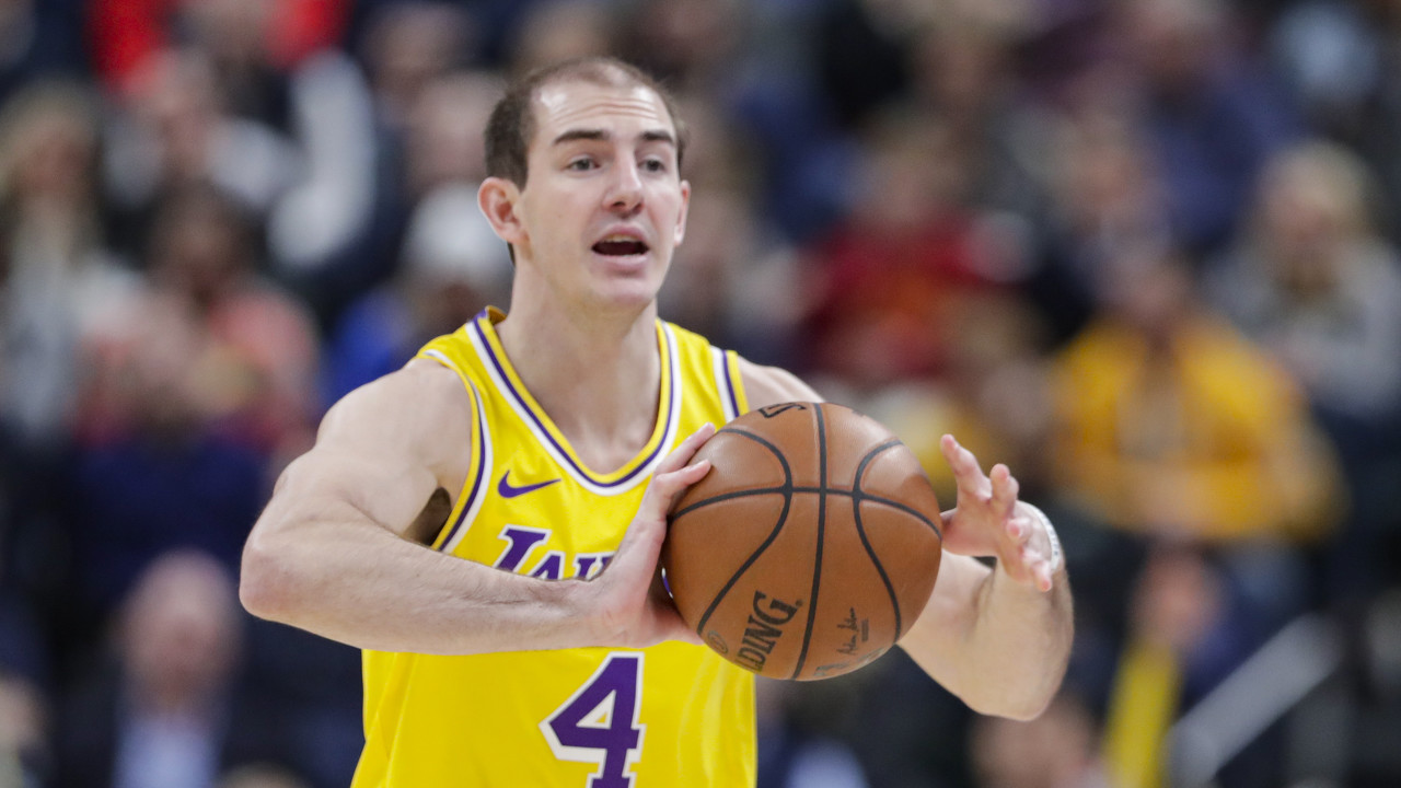 卡鲁索后面标语选择“Black Lives Matter”