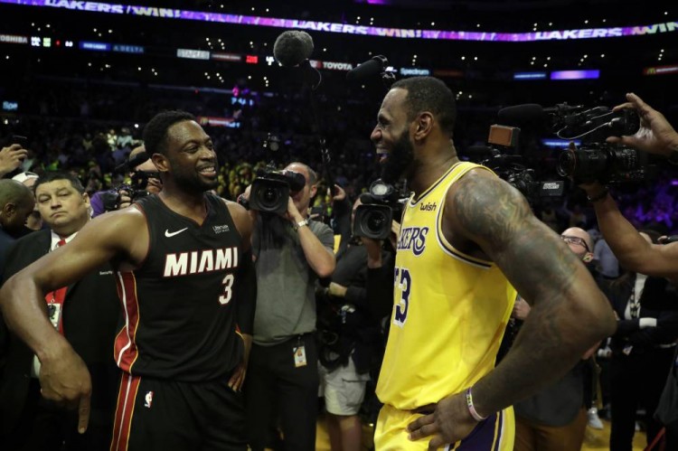 韦德认为詹姆斯是最好的 不过这赛季的MVP应该是字母哥